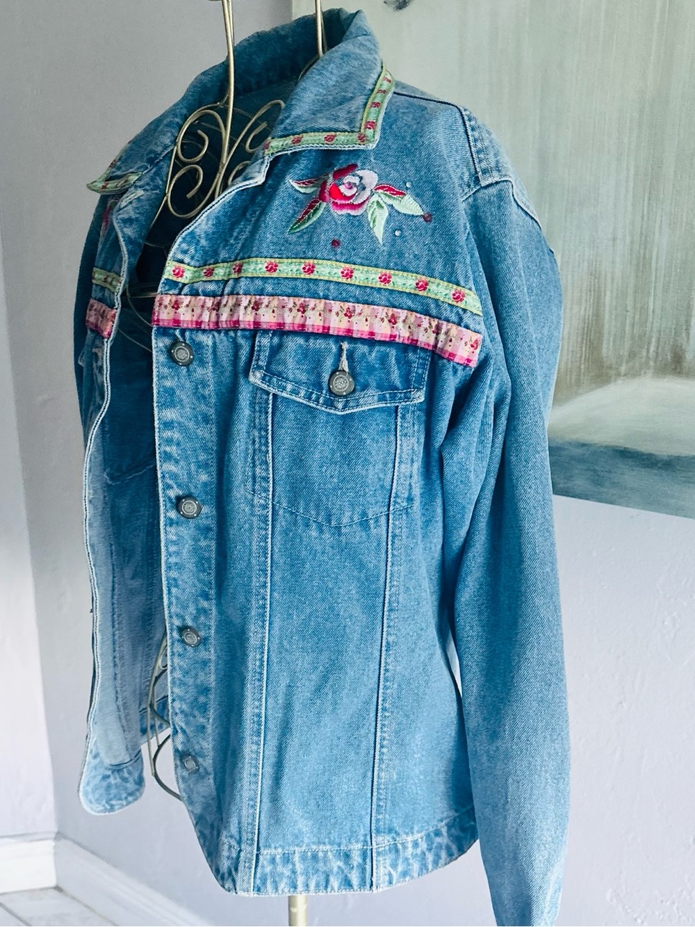 Bill Blass Embroidered Floral Denim Jacket Medium Boho Cottagecore - Picture 4 of 6